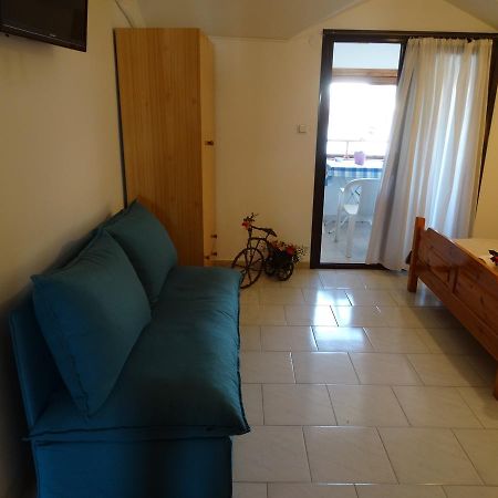 Vrasná Christakos Apartments מראה חיצוני תמונה