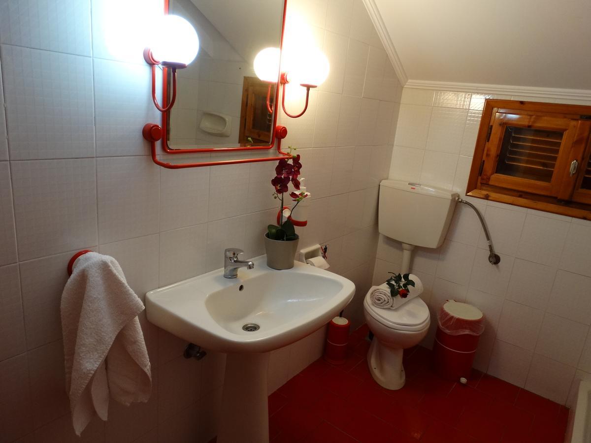 Vrasná Christakos Apartments מראה חיצוני תמונה
