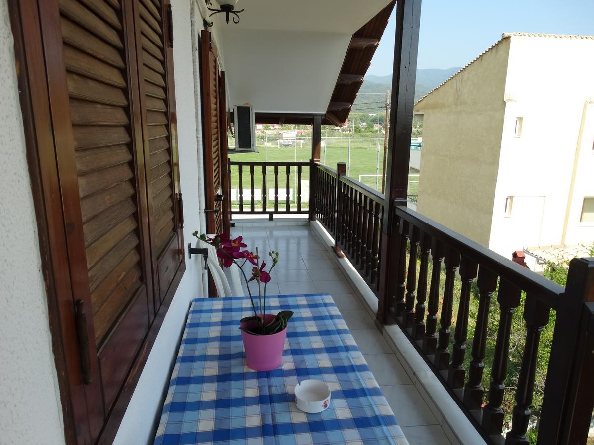 Vrasná Christakos Apartments מראה חיצוני תמונה